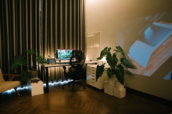 How to Create a Productive Home Workspace That Boosts Focus and Comfort