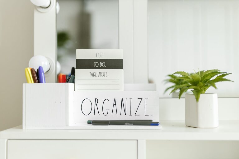 Simple Tips for Organising a Clutter-Free Home Office Space